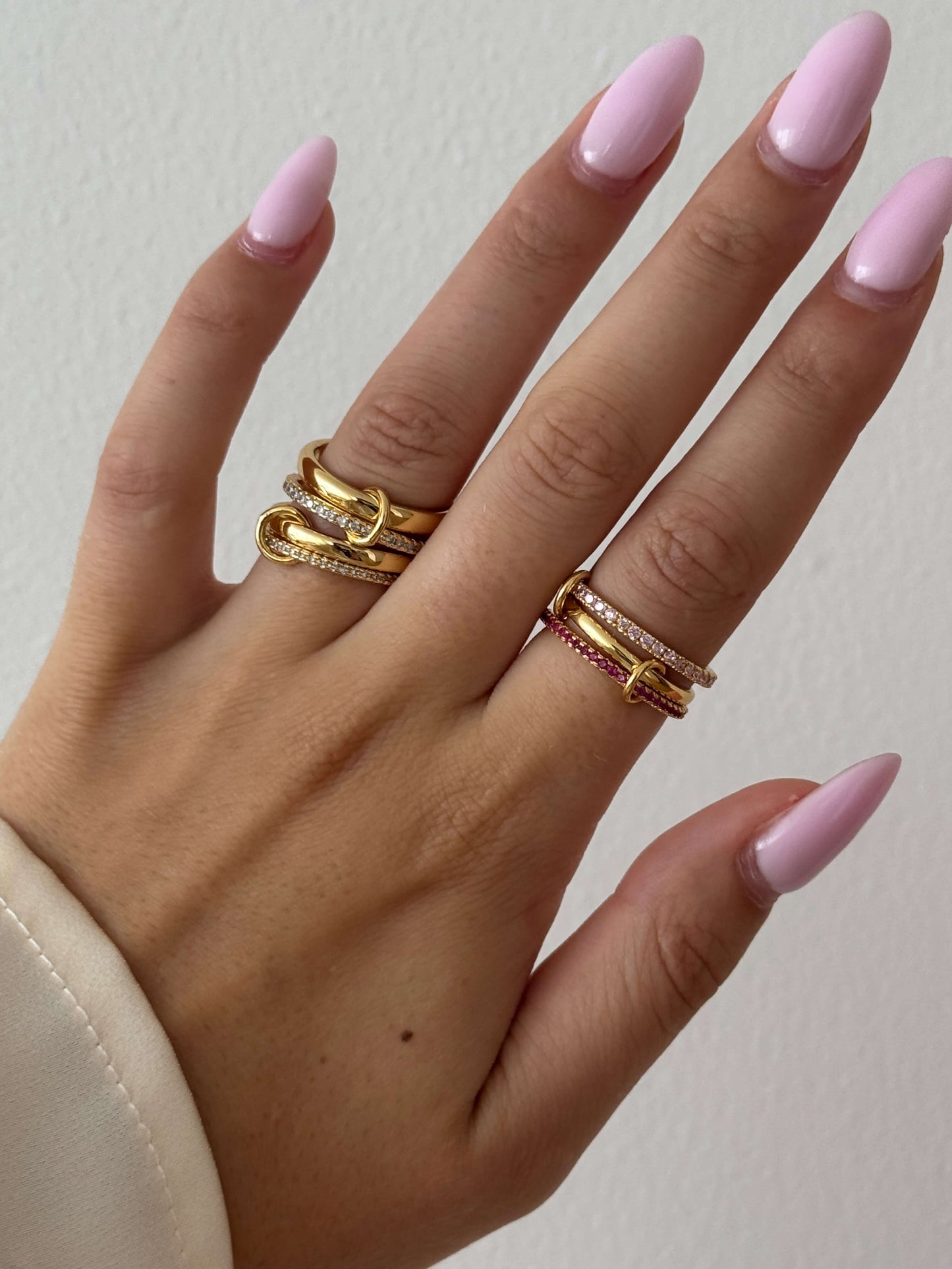 Rosy Rosa Rhinestone Stablet Ring