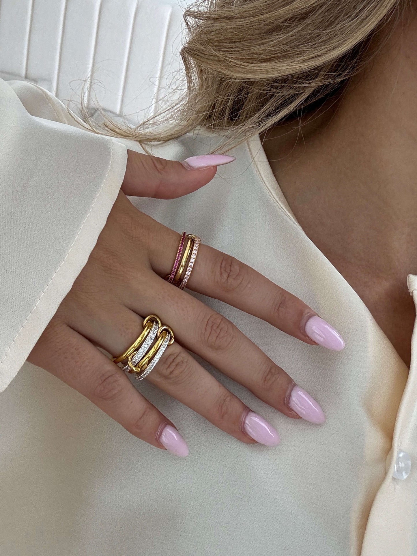 Rosy Rosa Rhinestone Stablet Ring