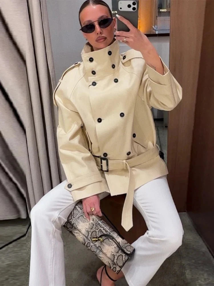 Ella Skreddersydd Trenchcoat med Ståkrage