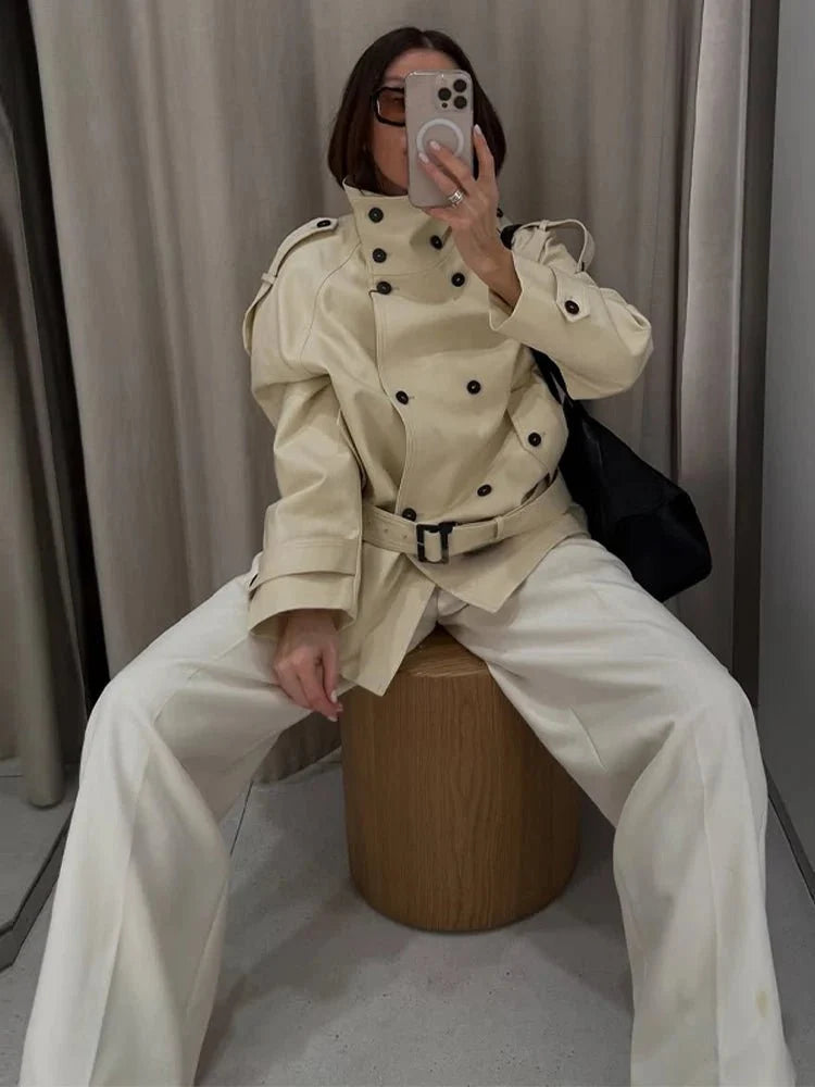 Ella Skreddersydd Trenchcoat med Ståkrage