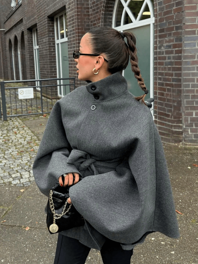 Daniela kåpe med belte og kappe