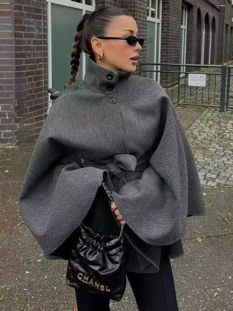 Daniela kåpe med belte og kappe