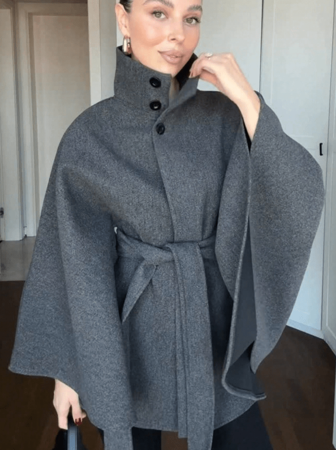 Daniela kåpe med belte og kappe