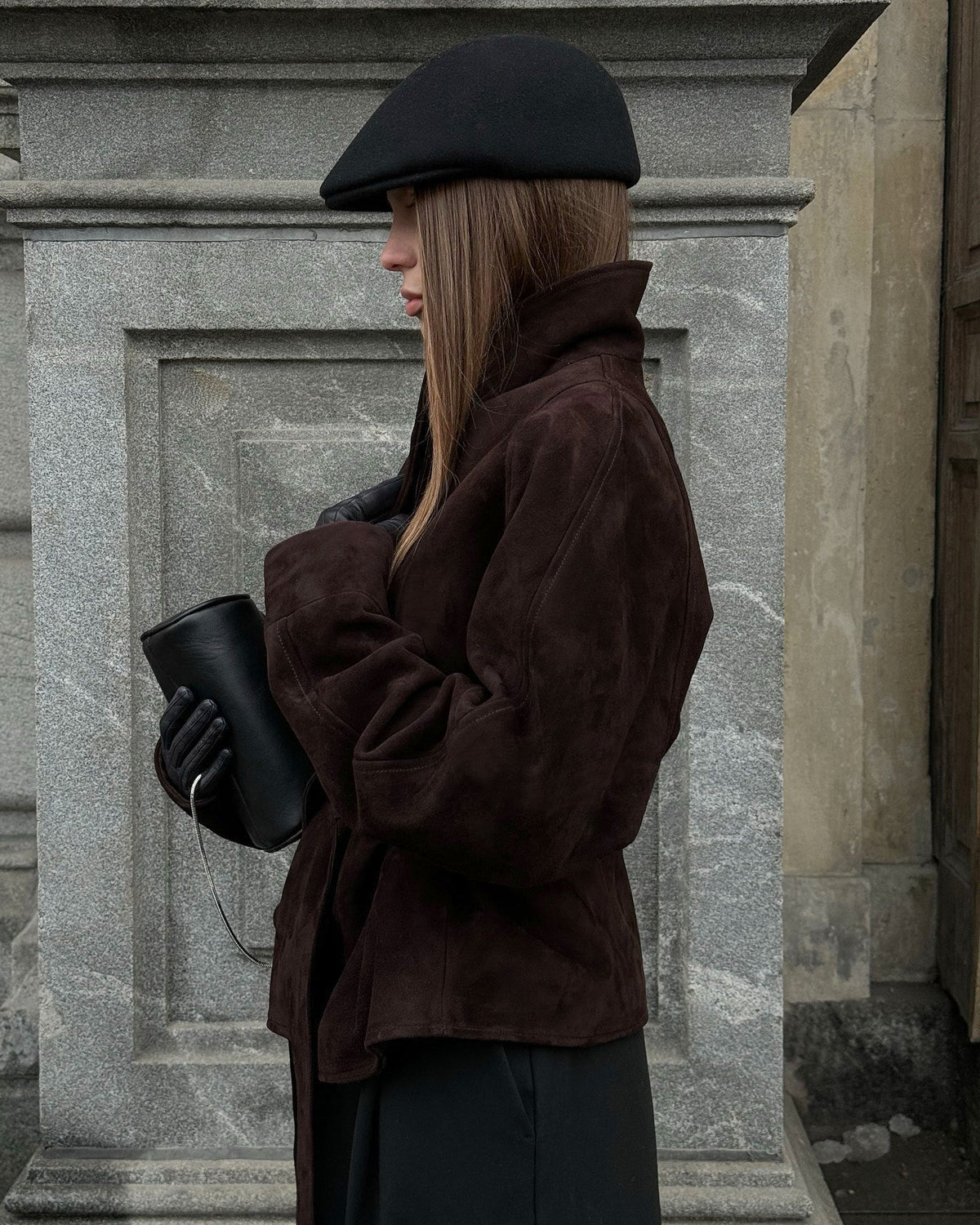Annie beltebelagt trenchcoat i semsket skinn