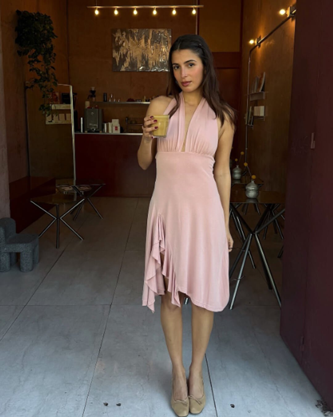 Chloe ryggløs halterneck minikjole
