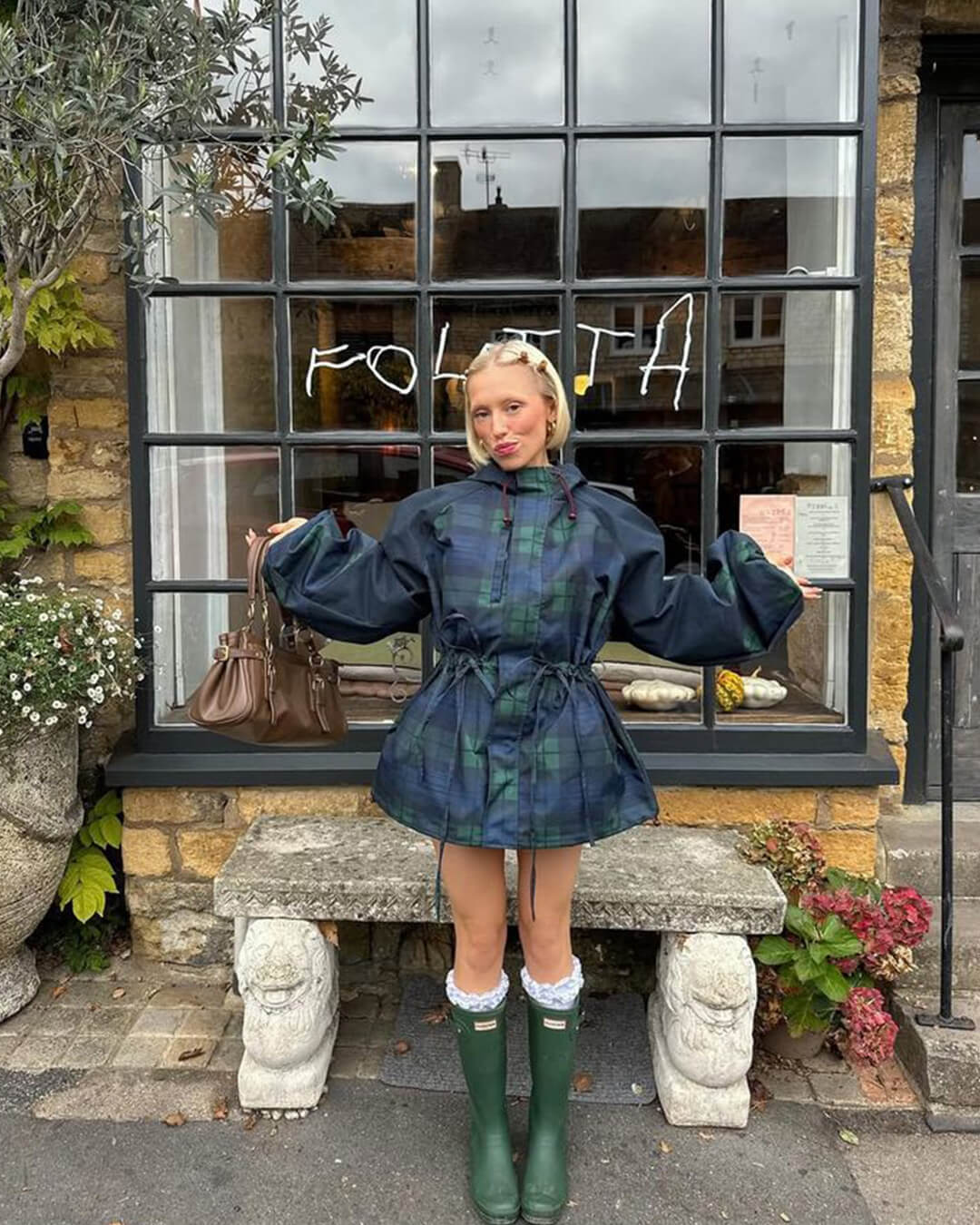 Linda oversized rutete snørejakke