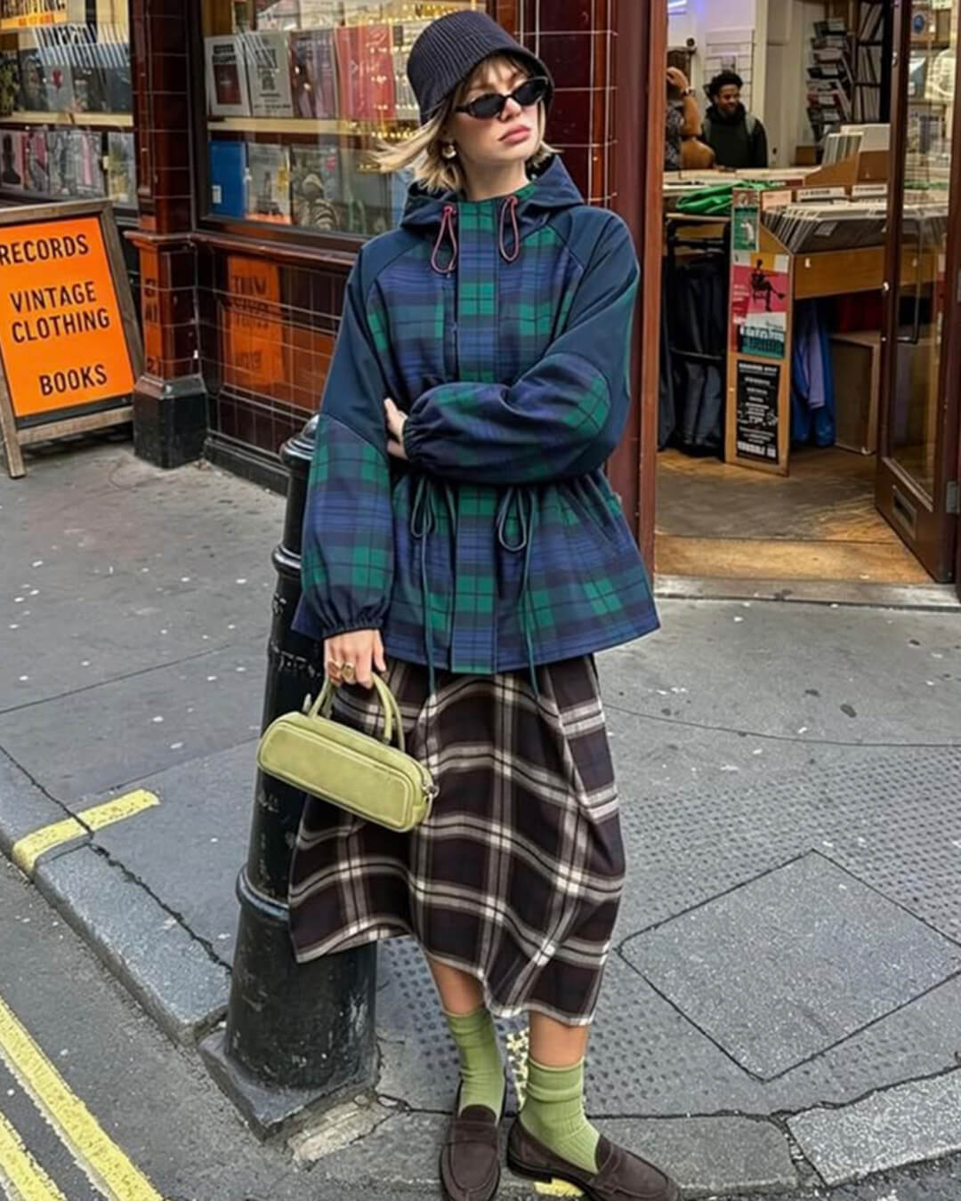 Linda oversized rutete snørejakke