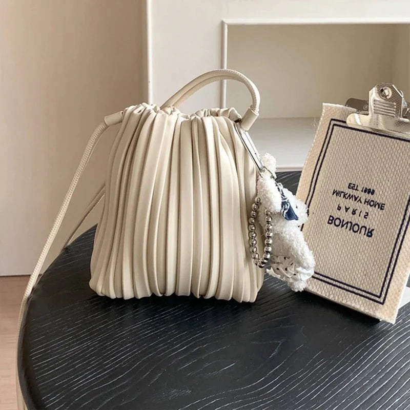 Sadie plissert mini crossbody-veske