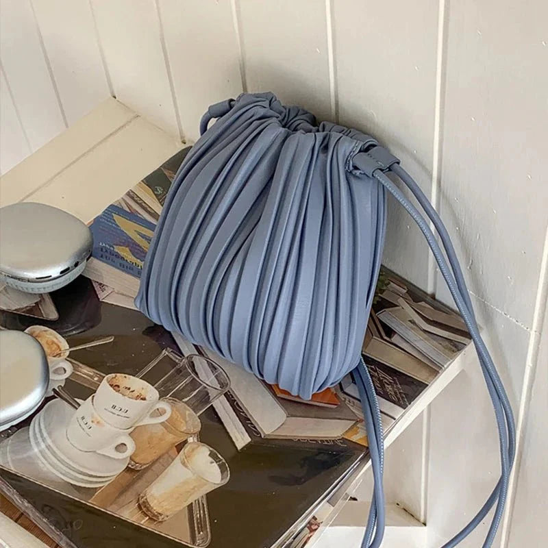 Sadie plissert mini crossbody-veske