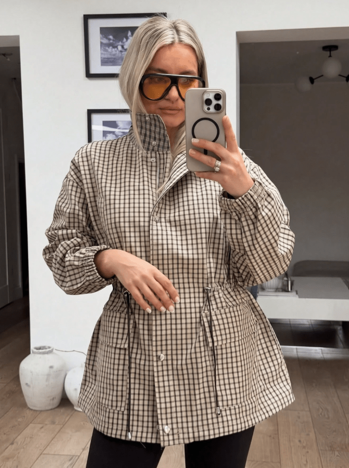 Sarah Vintage Rutete Jakke med Innsvinget Midje