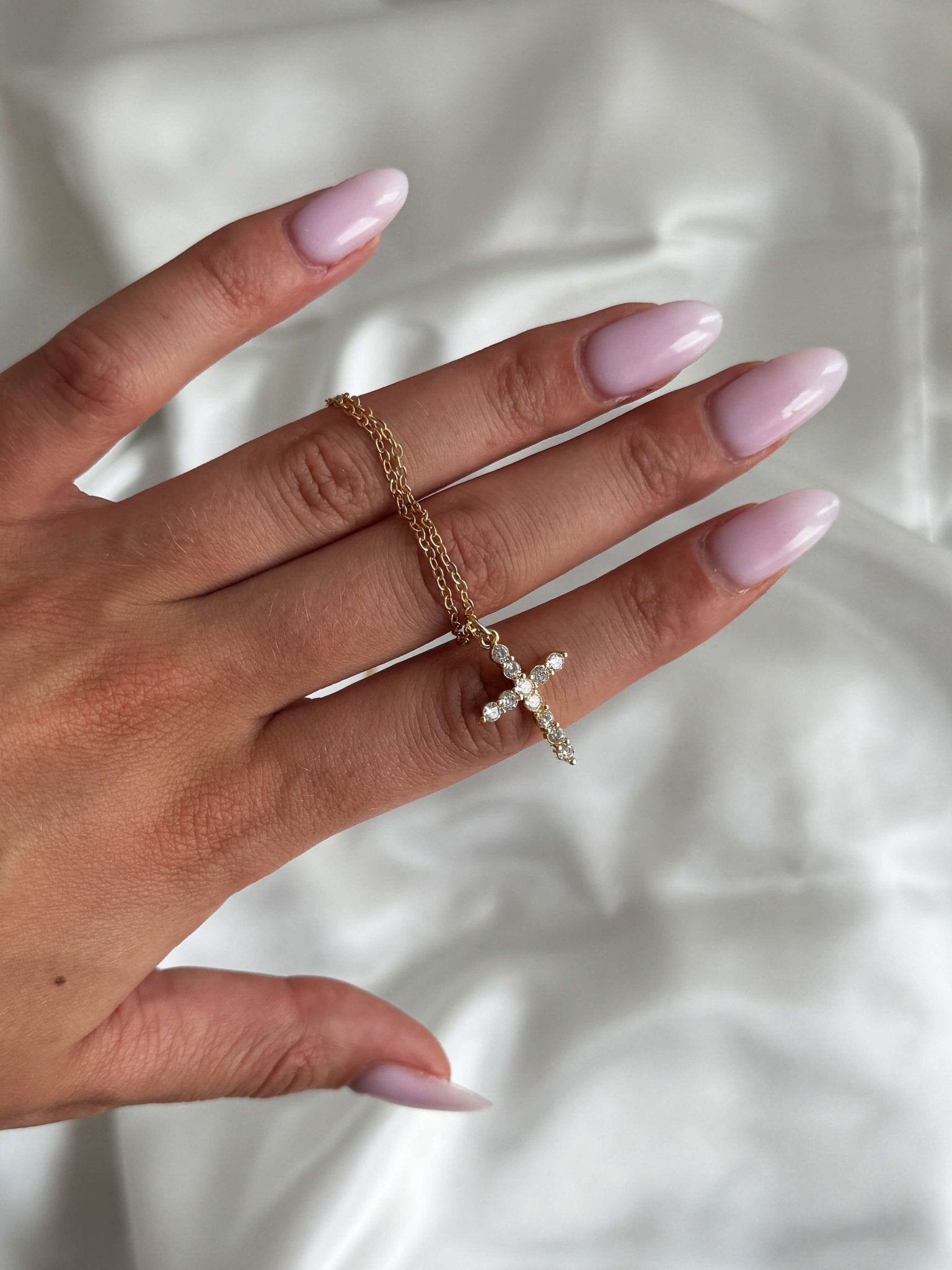 ZEYA - Ariadne Cross Necklace
