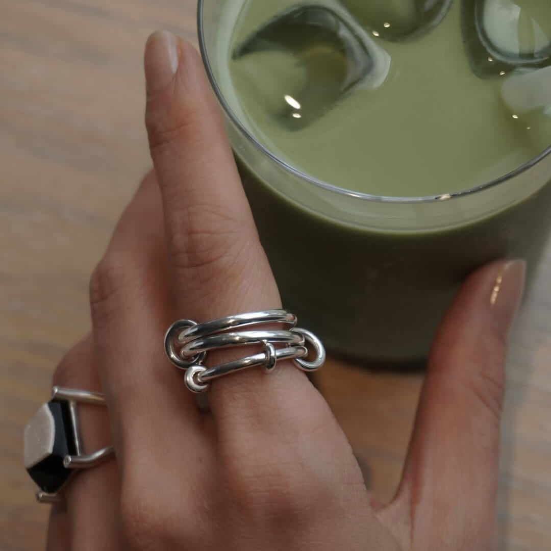 ZEYA - Aura Plain Interlocking Ring