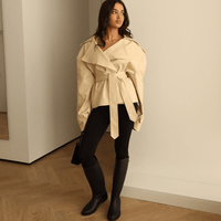 Bellina kort trenchcoat med belte