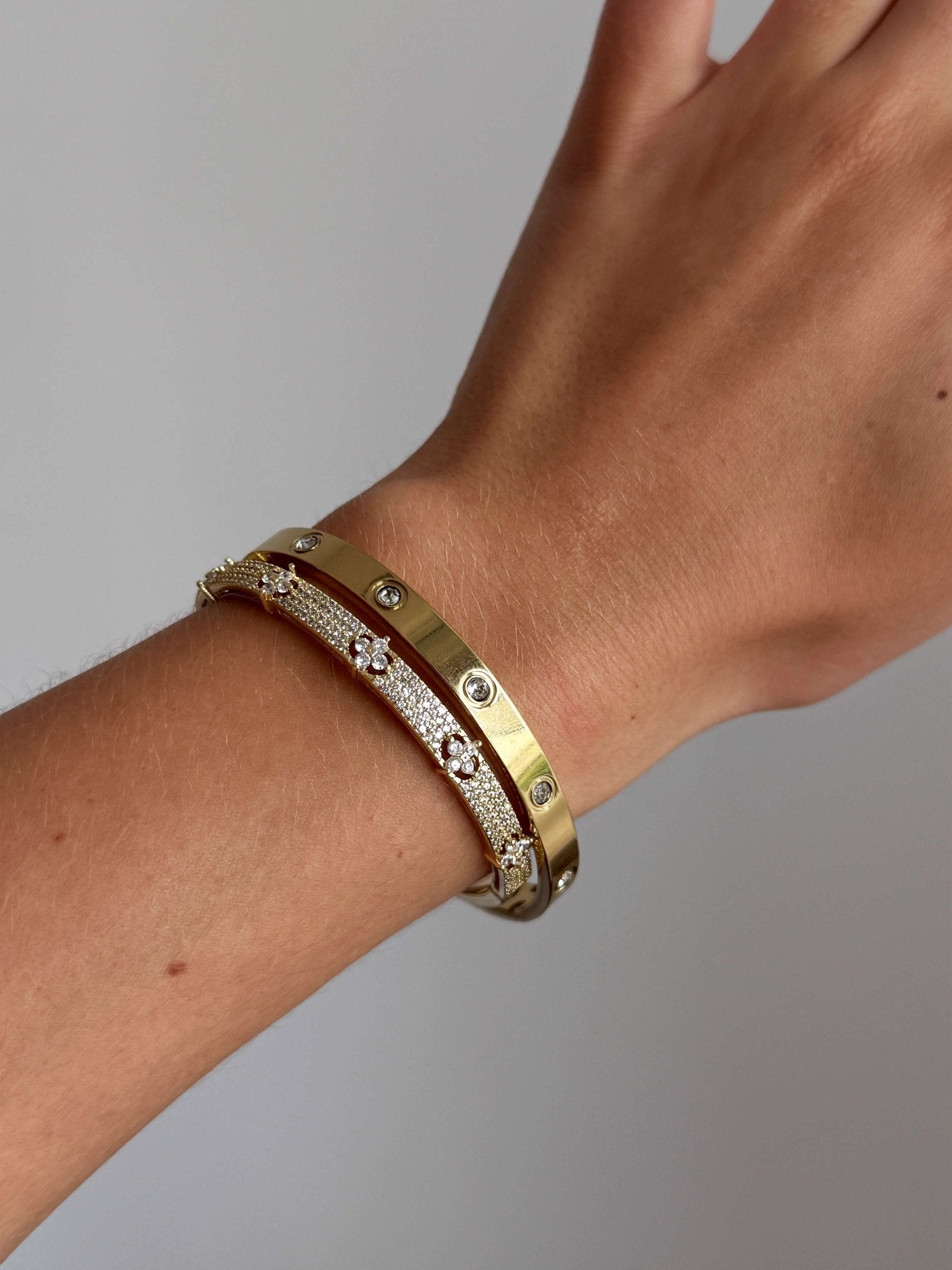 ZEYA - Camille Cuff