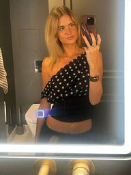 Deana Skjev Krage Prikkete Topp