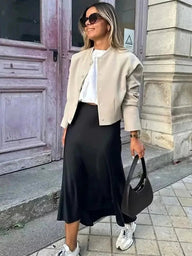 Hilde High Waist svart sateng midi-skjørt