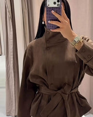 Josie trenchcoat i imitert semsket skinn med høy krage