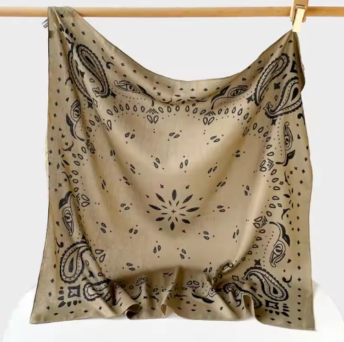 Reese Paisley Strikket Bandana Skjerf