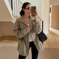 Sarah Vintage Rutete Jakke med Innsvinget Midje