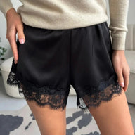 Veronica satengshorts med blonder